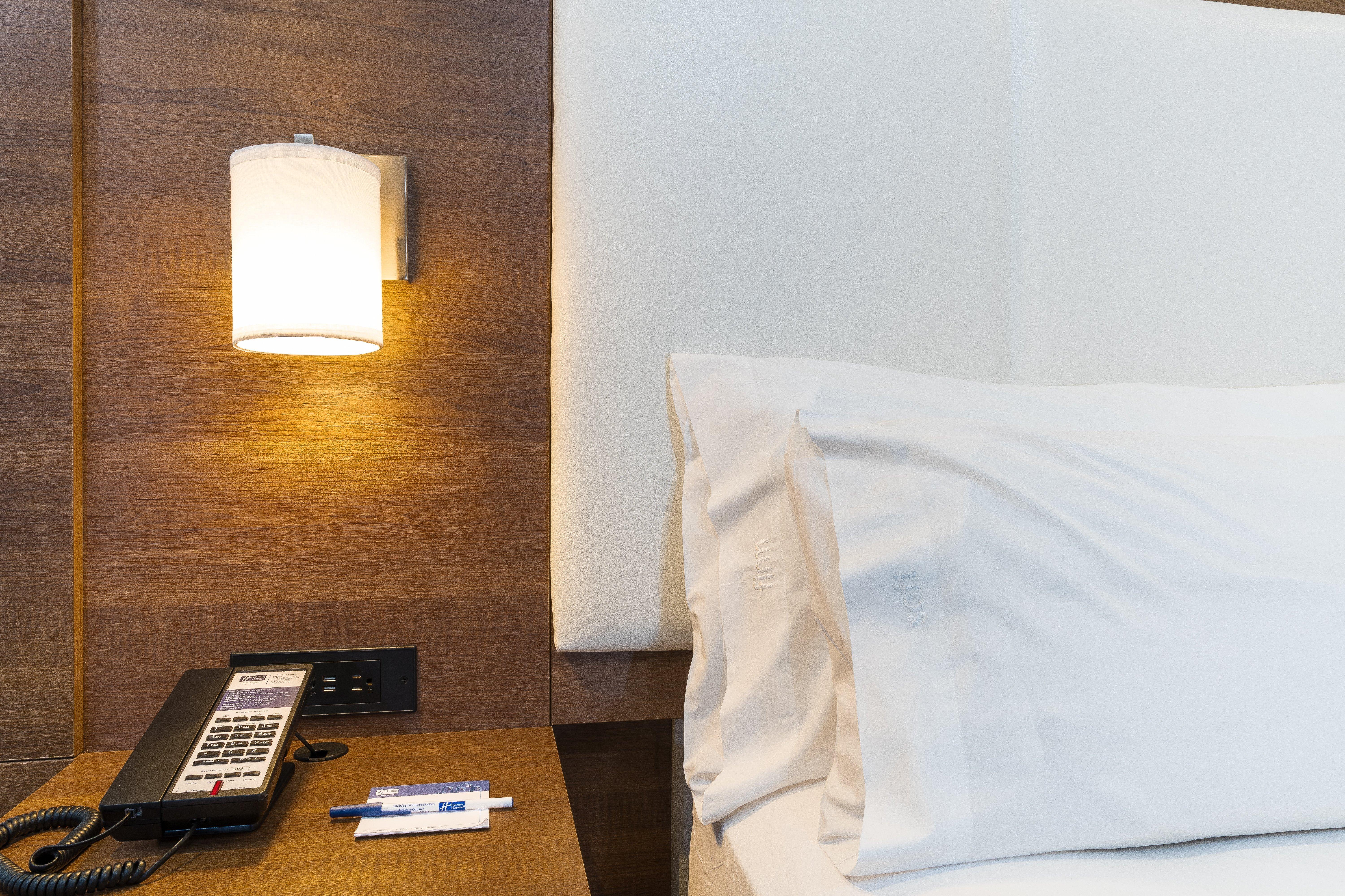 Holiday Inn Express Hollywood Walk Of Fame By Ihg Los Ángeles Exterior foto